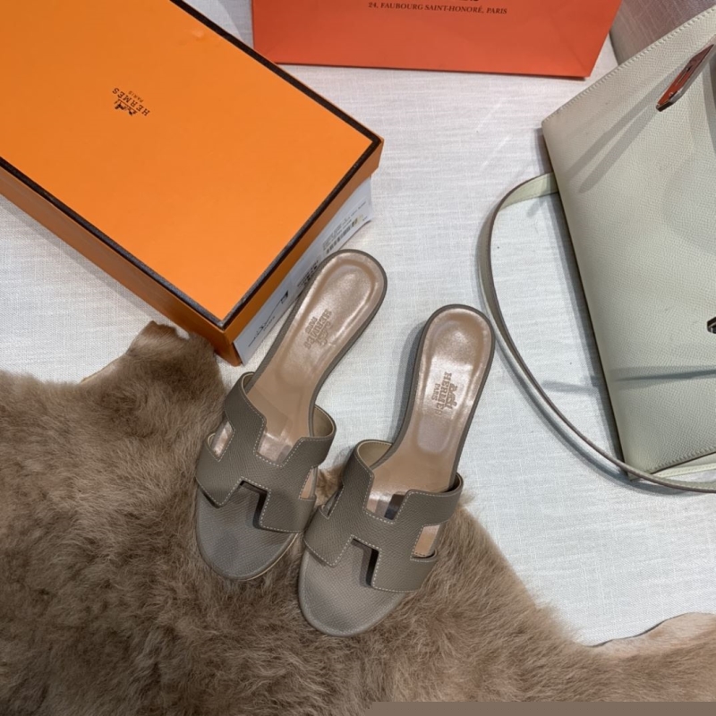 H**mes slippers